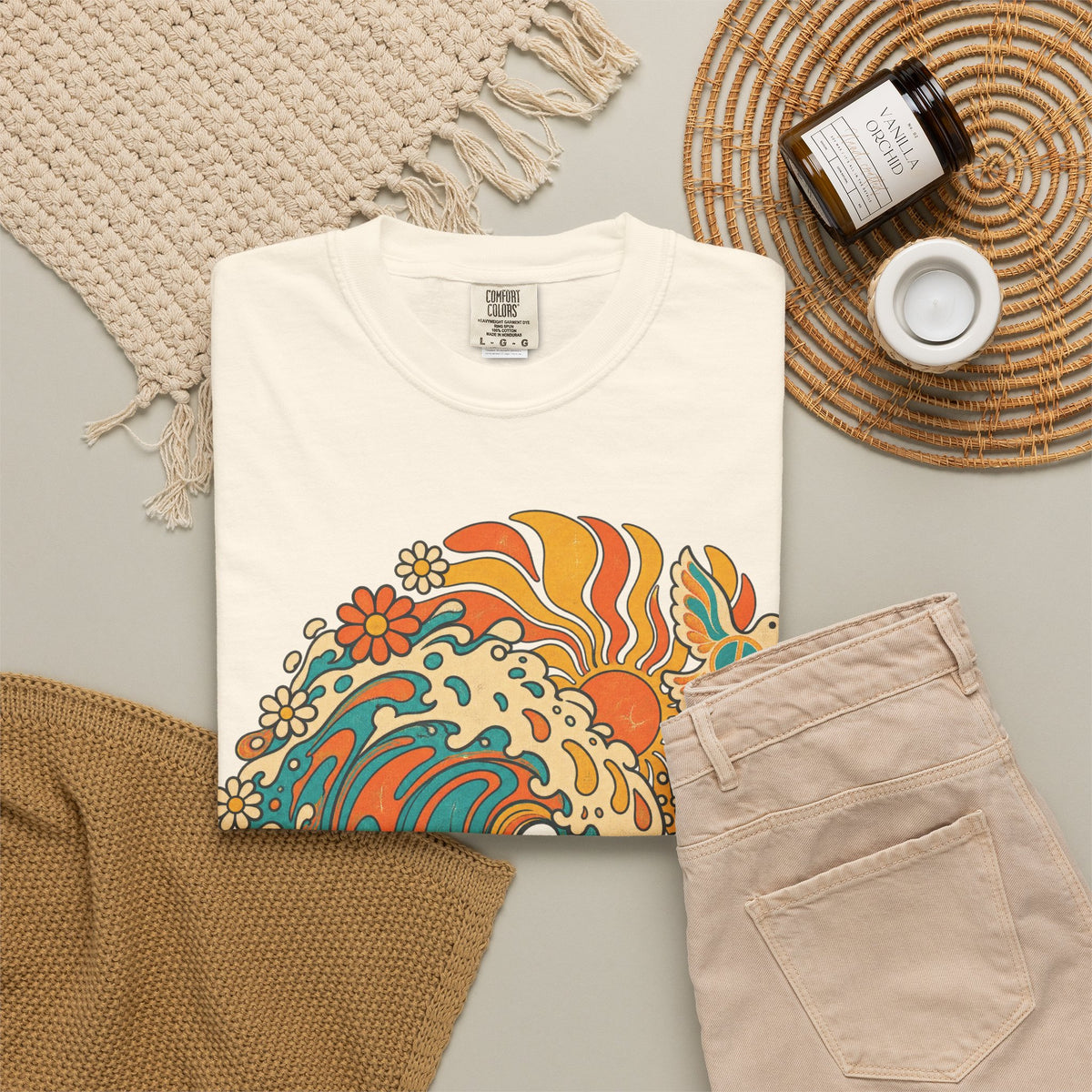 Psychedelic Wave T-shirt in Ivory, flat lay view